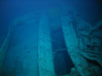 Collapsed samson post on well deck